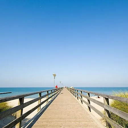 Kapitaens Hus - Traditionelles Reethaus Strandnah, Sauna, Grosser Garten, Pkw-stellplaetze *