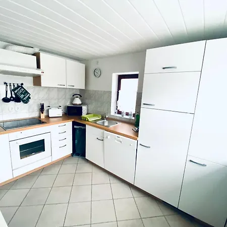 بيت للعطل Kapitaens Hus - Traditionelles Reethaus Strandnah, Sauna, Grosser Garten, Pkw-stellplaetze *