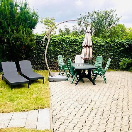 Kapitaens Hus - Traditionelles Reethaus Strandnah, Sauna, Grosser Garten, Pkw-stellplaetze بيت للعطل غرال موريتز