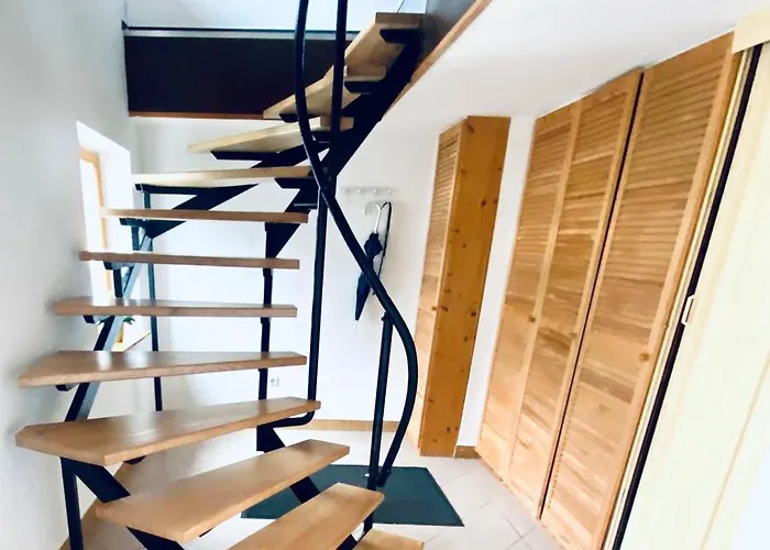 Kapitaens Hus - Traditionelles Reethaus Strandnah, Sauna, Grosser Garten, Pkw-stellplaetze Nyaraló