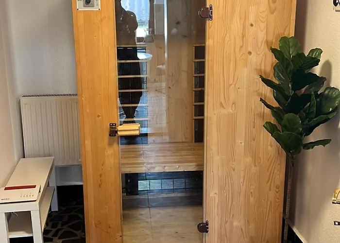 Nyaraló Kapitaens Hus - Traditionelles Reethaus Strandnah, Sauna, Grosser Garten, Pkw-stellplaetze