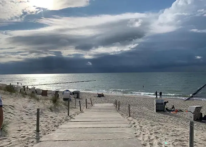 Kapitaens Hus - Traditionelles Reethaus Strandnah, Sauna, Grosser Garten, Pkw-stellplaetze *