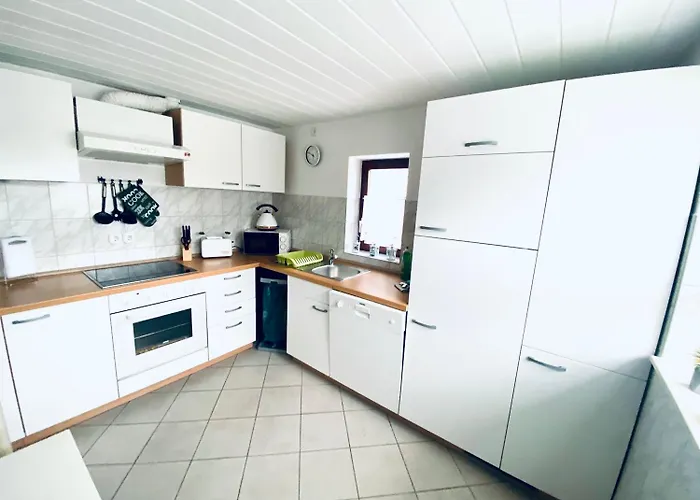 Nyaraló Kapitaens Hus - Traditionelles Reethaus Strandnah, Sauna, Grosser Garten, Pkw-stellplaetze *